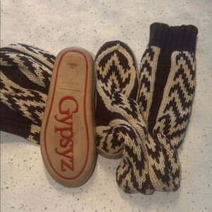 Gypsy Jazz Men's Black and Cream Patterned Socks